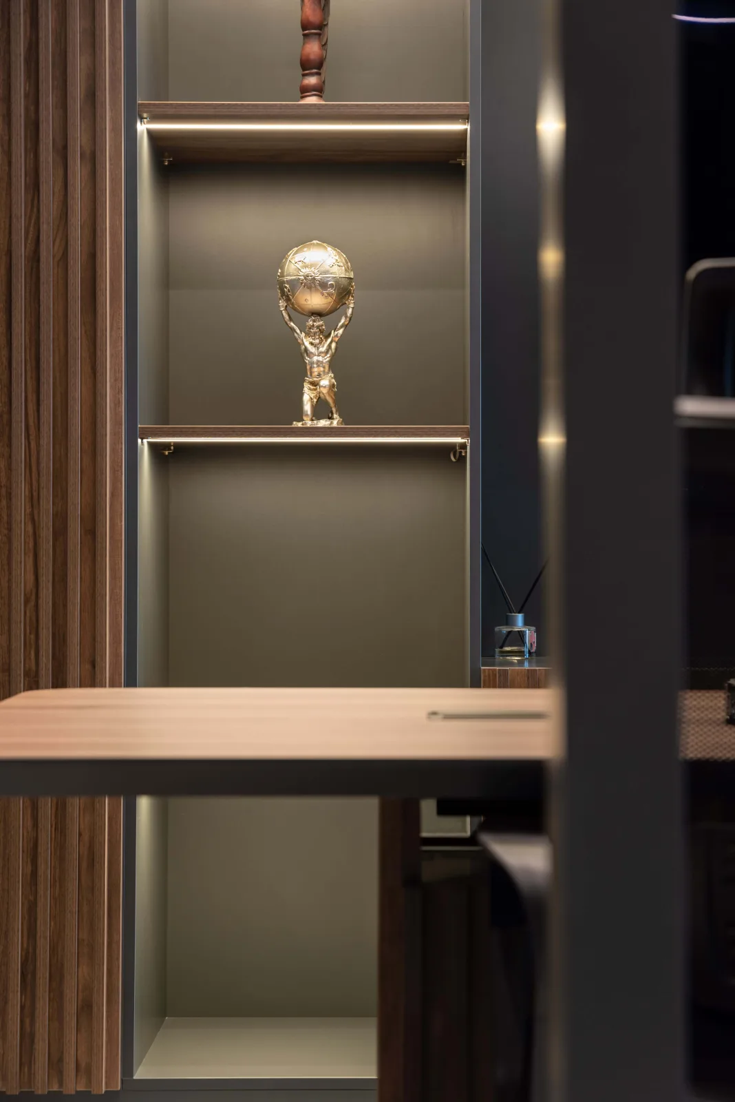 As a corporate interior architecture office, we take care to create customizable areas in our projects where employees can…
