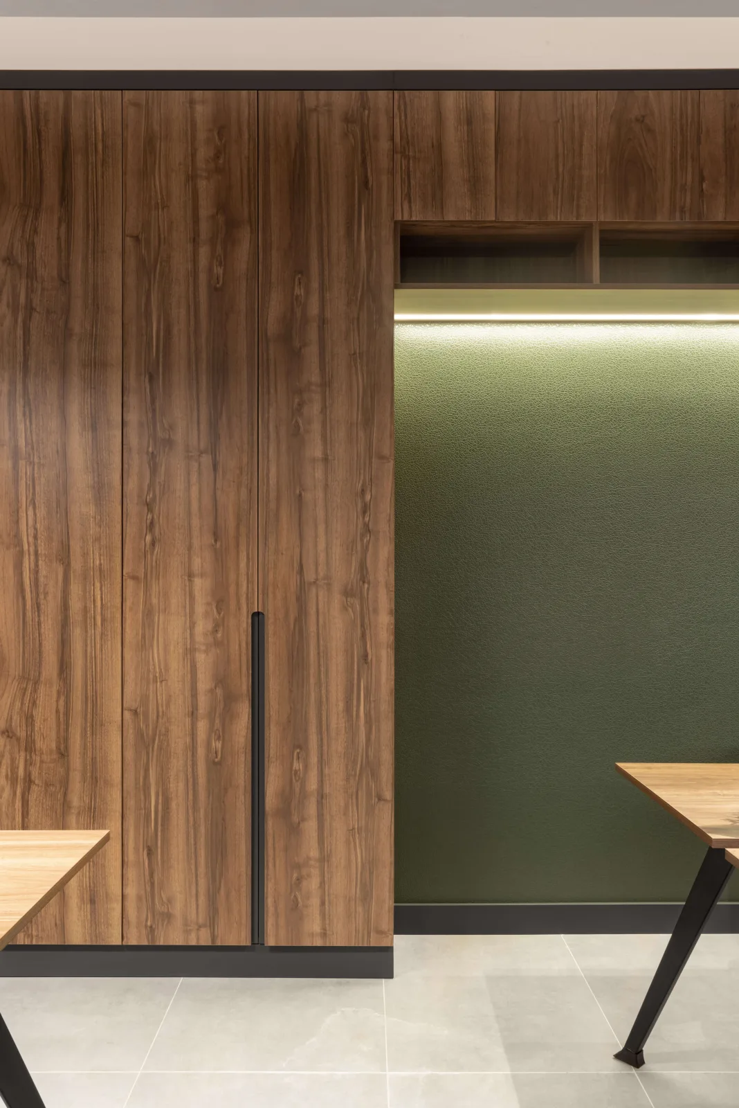 We are well aware that while detailing ceiling and wall junctions, timber element levels, and angles, the execution phase…