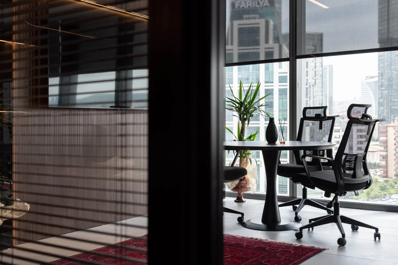 In our office project located in YDA Center, we placed the natural daylight filtering through the facade at the core of our…